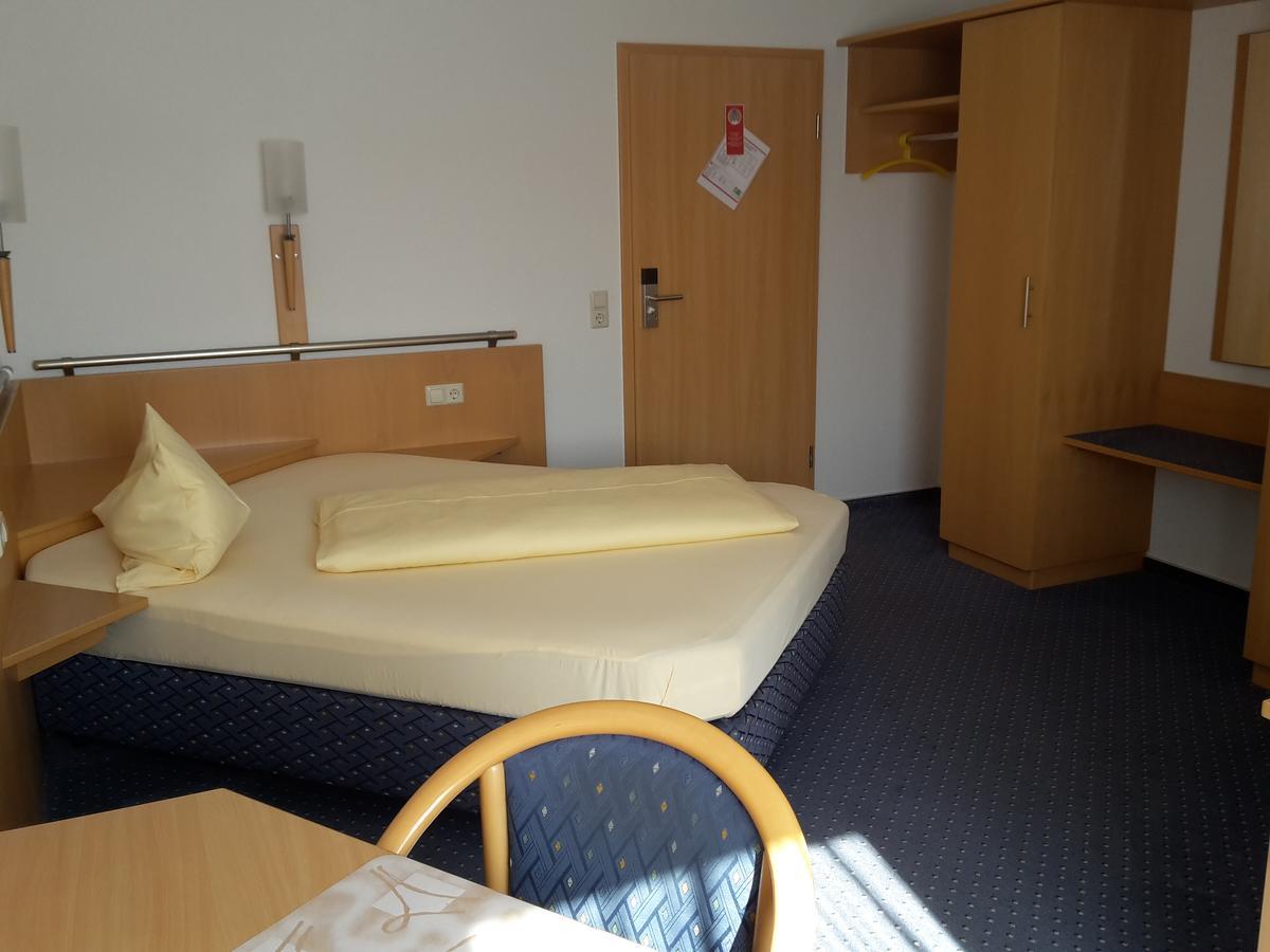 Motel Am Highway Althengstett Kültér fotó